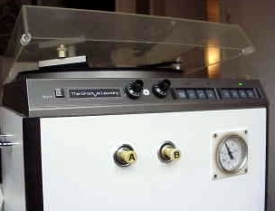 Frontansicht - Seite / links